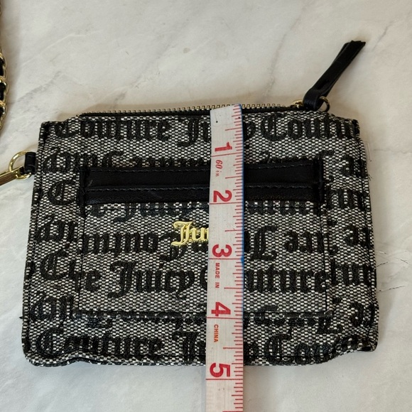 🔥Juicy Couture Black and Gold Women's Wristlet With multiple Compliments🔥 - Picture 5 of 5